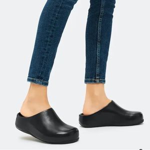 Fit Flop black leather clog
